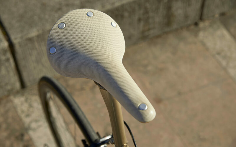 Brooks Cambium C17 Recycled Nylon: Neuer Rennrad-Sattel aus nachhaltigem Material