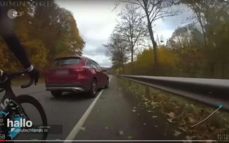 Video SUV-Fahrer bedrängt Rennradfahrer: Urteil zu Haftstrafe auf Bewährung