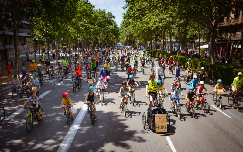 Bundesweite Kidical Mass am 24. & 25. September: Für sichere Radwege zur Schule!