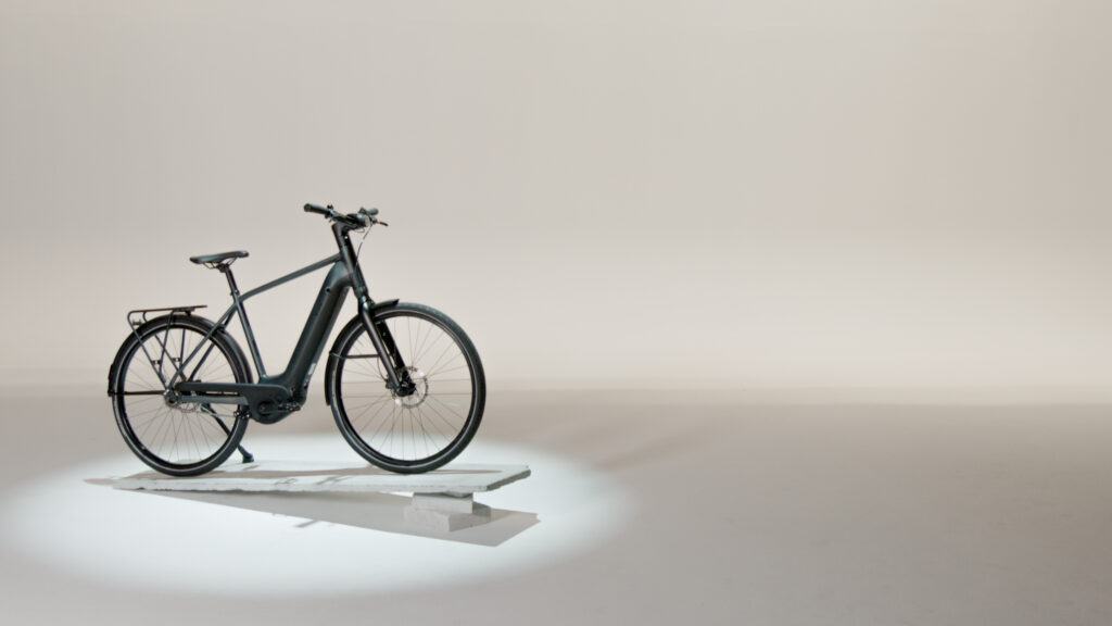 decathlon-reveal-innovation-2022_btwin_long-distance-920-e-connected_packshot_hd