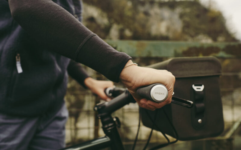 Neue Brooks Ergonomic Grips: Klassische Ledergriffe – ganz modern