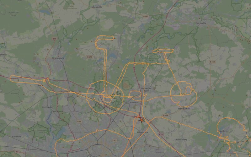 Fahrrad am Himmel: Unglaubliche Flugroute während Netanjahus Berlin-Besuch!