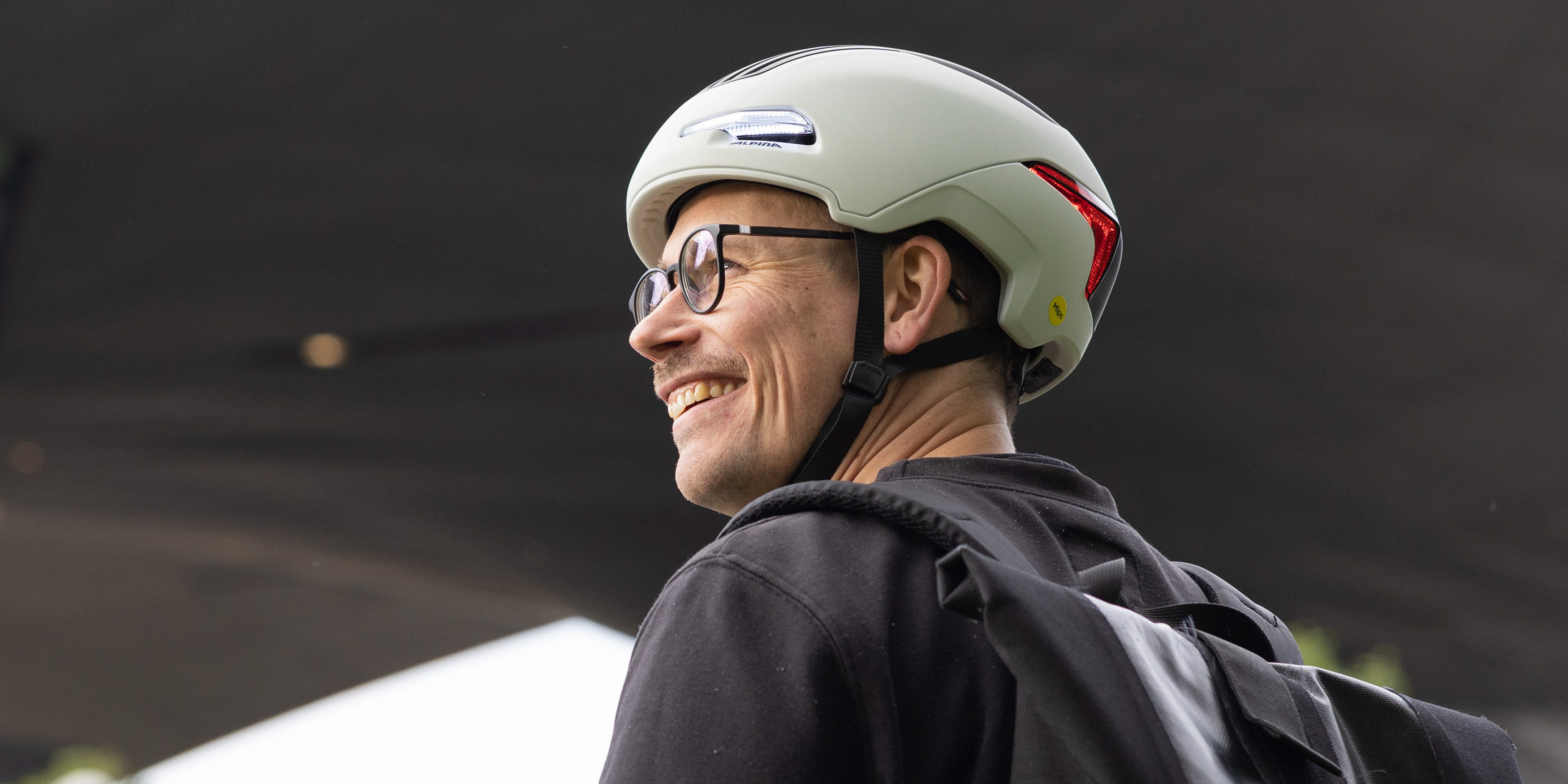 fahrrad kindersitz bis 35 kg Qibbel Kindersitz Junior 6+ Longtail zur Gepcktrgermontage anthrazit   fahrrad-Ass.de