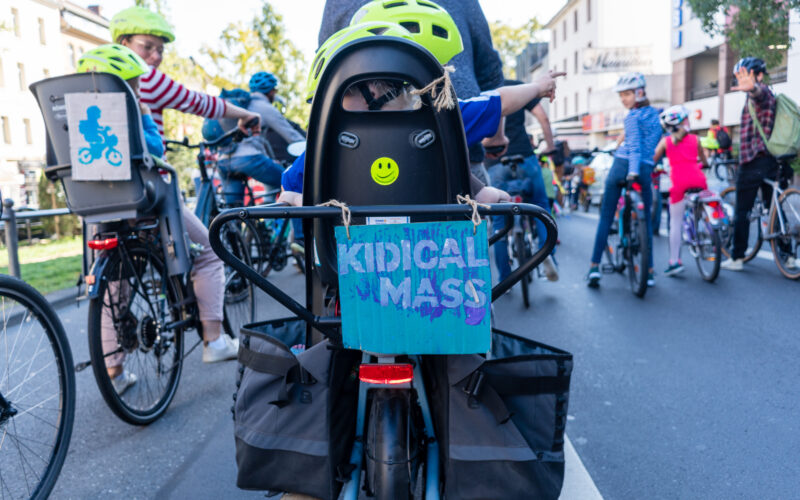 Laurenz nimmts Rad: … und fährt zur Kidical Mass