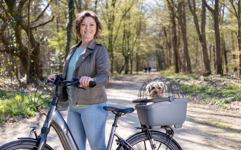 Neues Fahrrad-Zubehör von New Looxs für 2024: Praktische Taschen & Hundekörbe fürs E-Bike