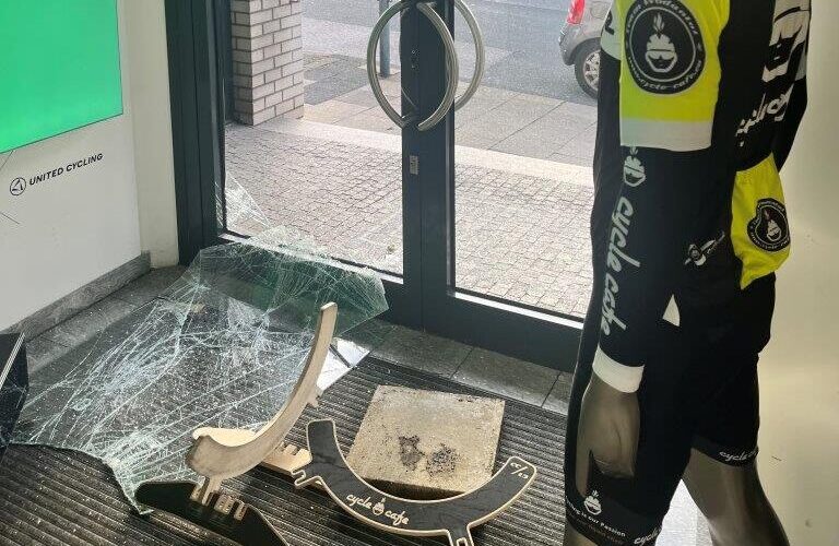 Dreister Einbruch in Fahrradladen: 15 High-End Bikes aus Ex-Bank geklaut