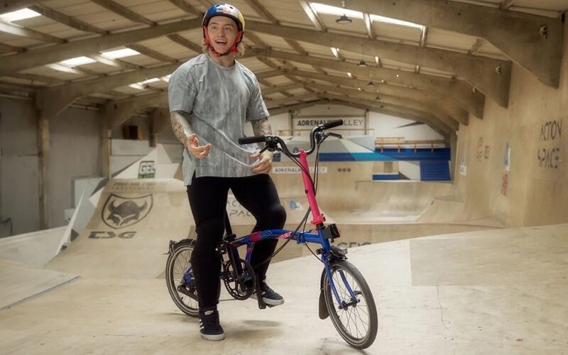 Verrücktes Klapprad-Stunt-Video: Der erste Backflip mit einem Brompton