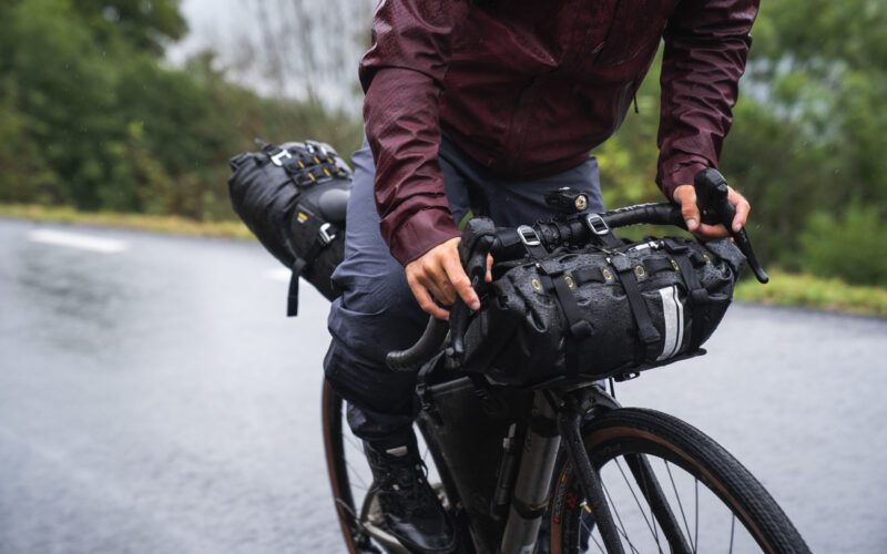Decathlon Riverside Bikepacking-Taschen: Wasserdichte ADVT 900 und leichte ADVT 500