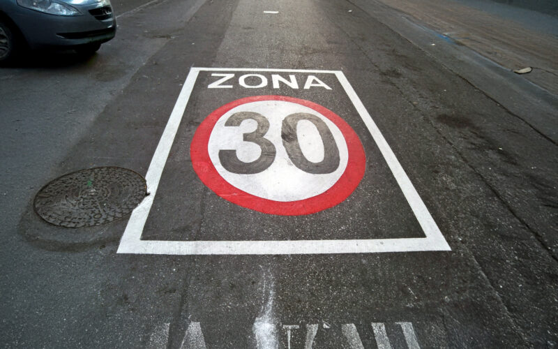 Tempo 30 rettet Leben: Keine toten zu Fuß Gehenden mehr in Bologna