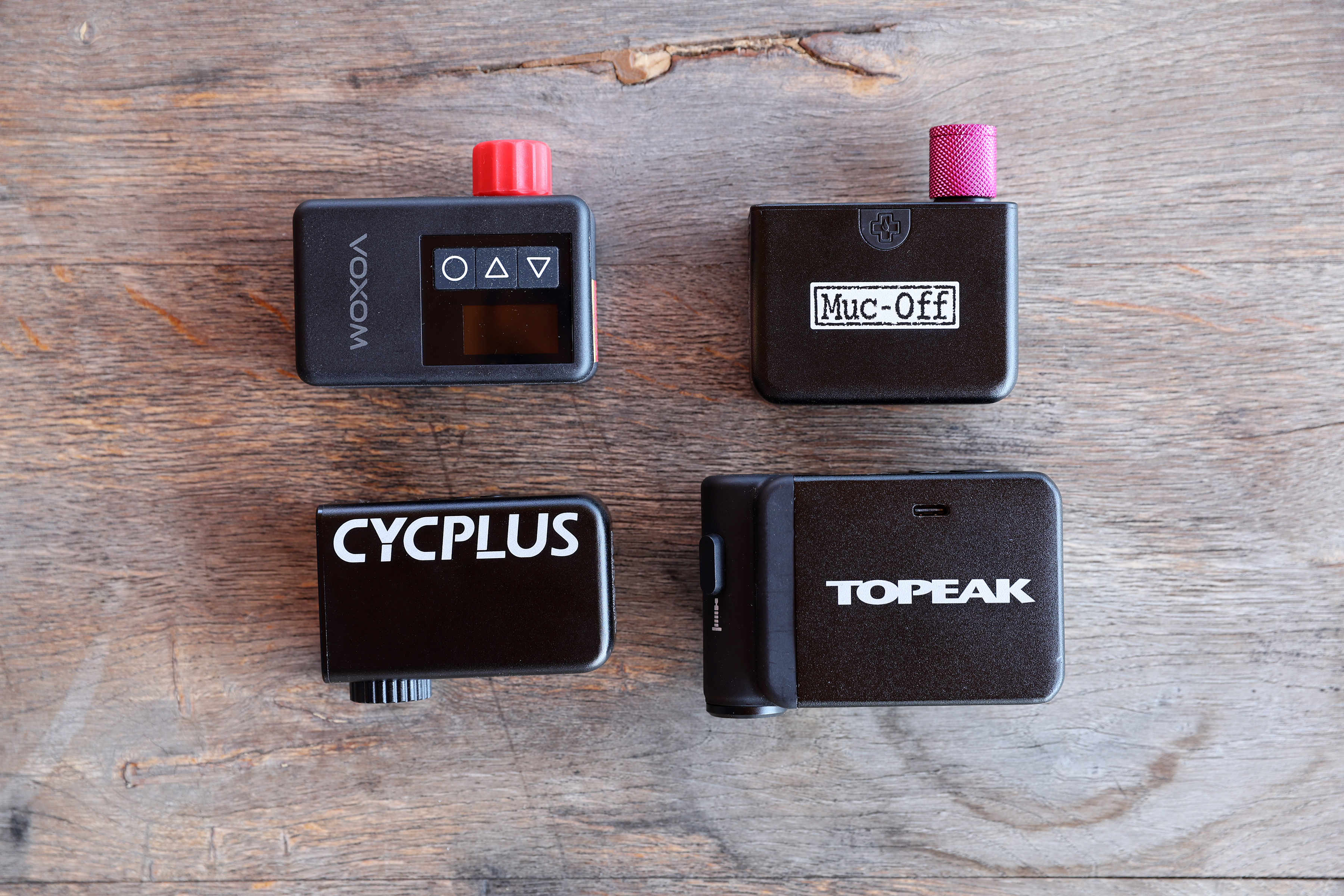 4 Mini-Akku-Kompressoren im Test: Elektrische Mini-Pumpen für die Trikottasche