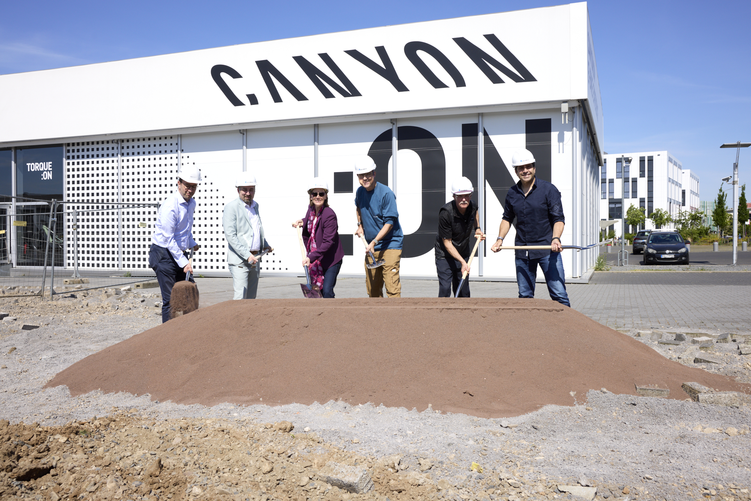Canyon Campus in Koblenz: Spatenstich für neuen E-Bike Store