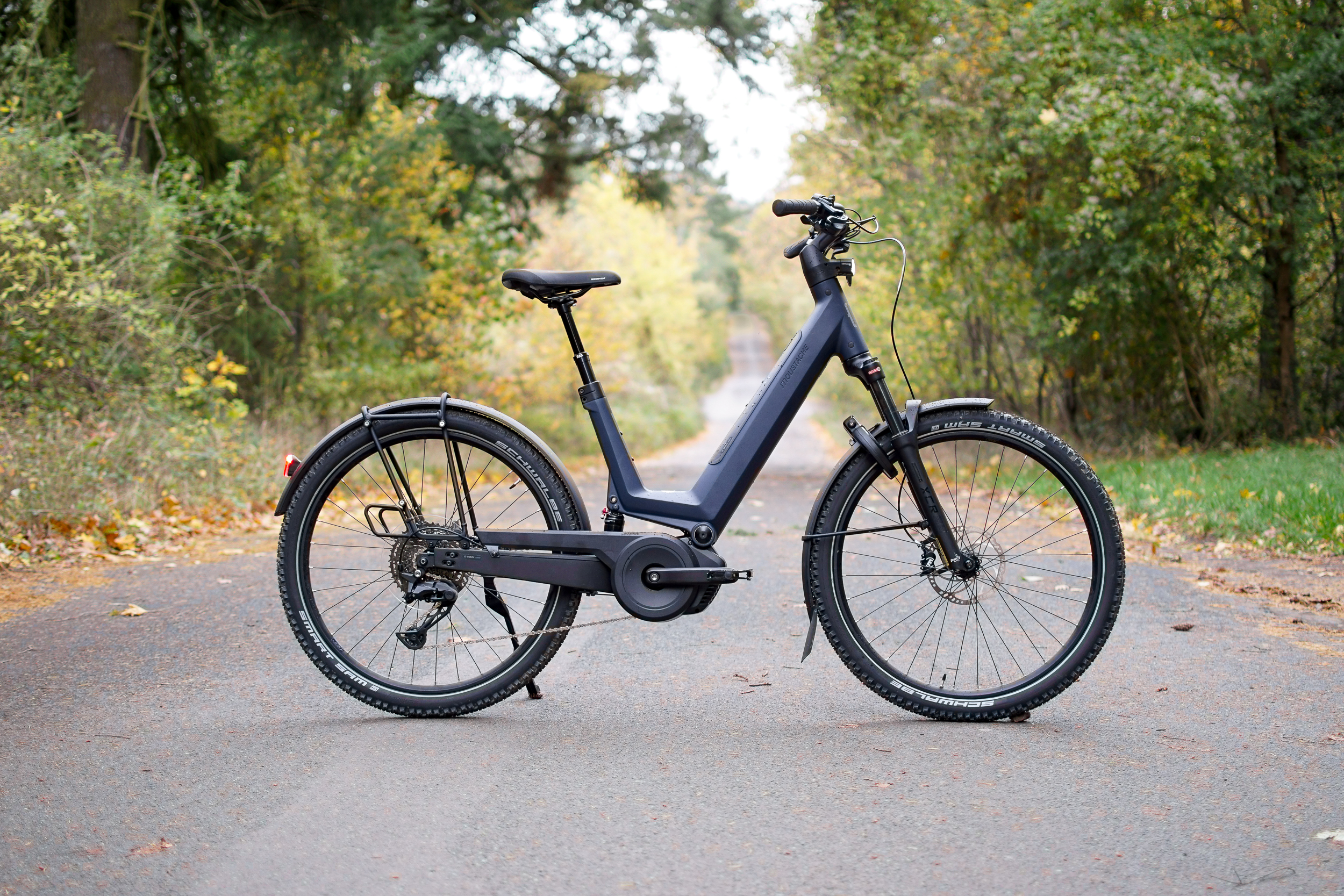 Moustache Xroad E-Bike 2026: Vollgefederter Tiefeinsteiger mit Bosch CX Gen5