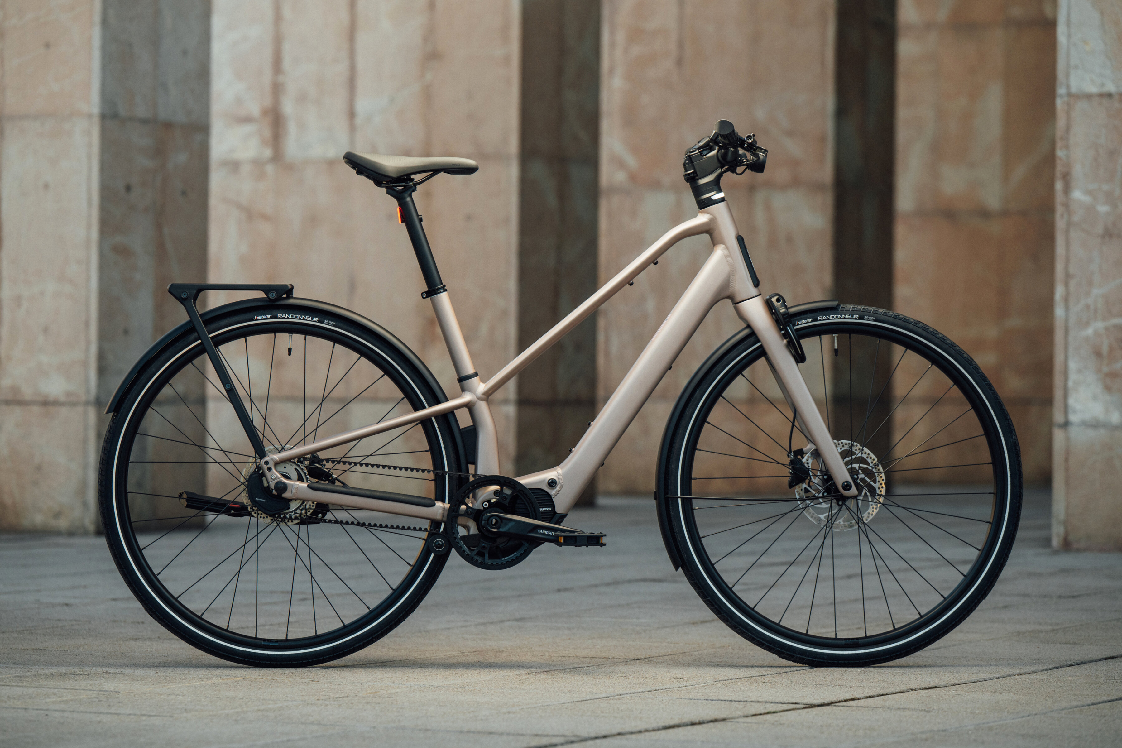Neues Orbea Carpe Urban-E-Bike: Full-Power-Motor und Stealth-Optik