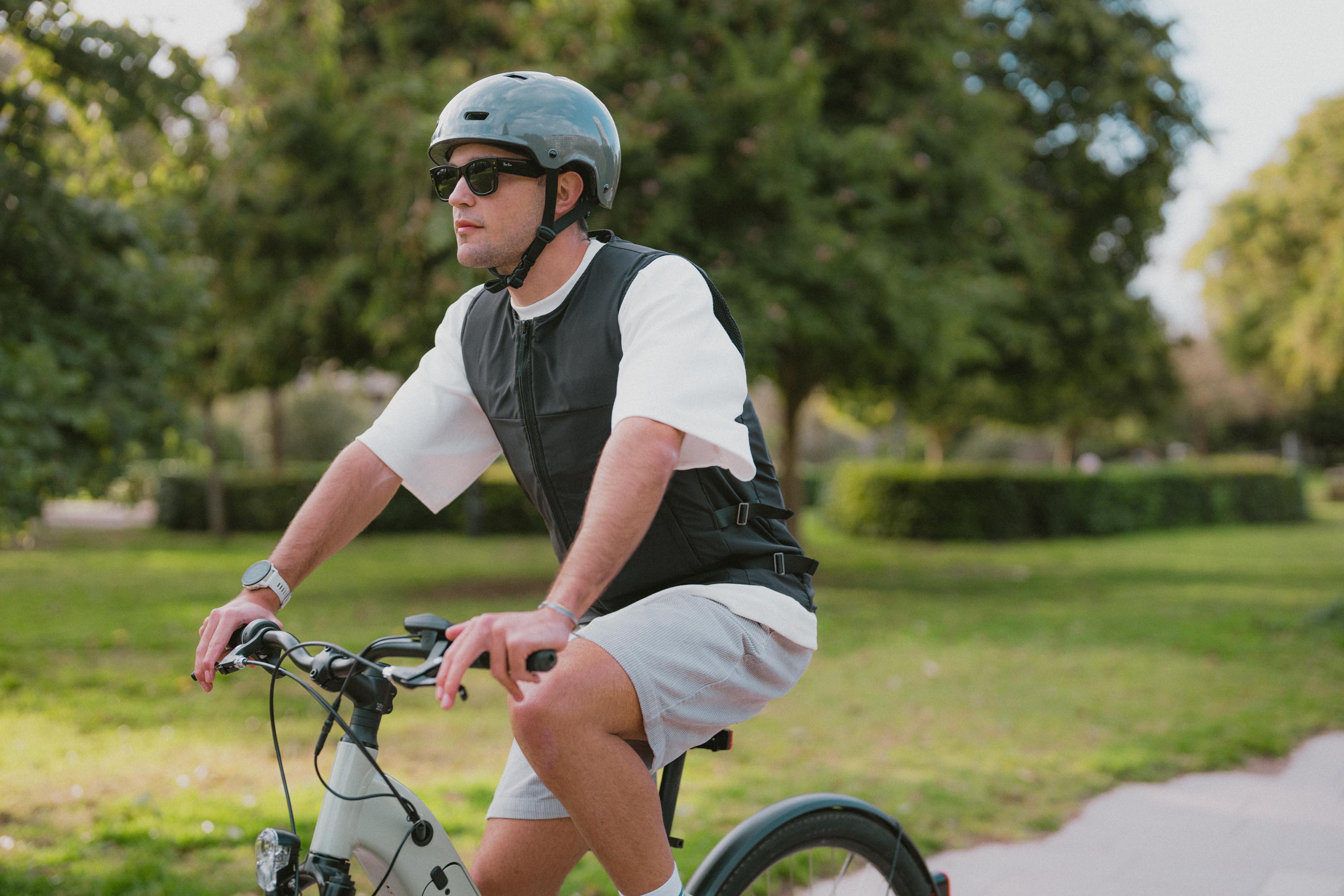 Decathlon Airbag-Weste fürs Fahrrad: Sicher im Stadtverkehr unterwegs