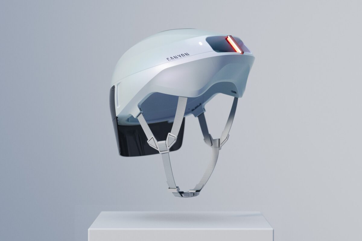 Canyon Stingr Smart-Helm 2026: Visier mit Bildschirm und Kameras